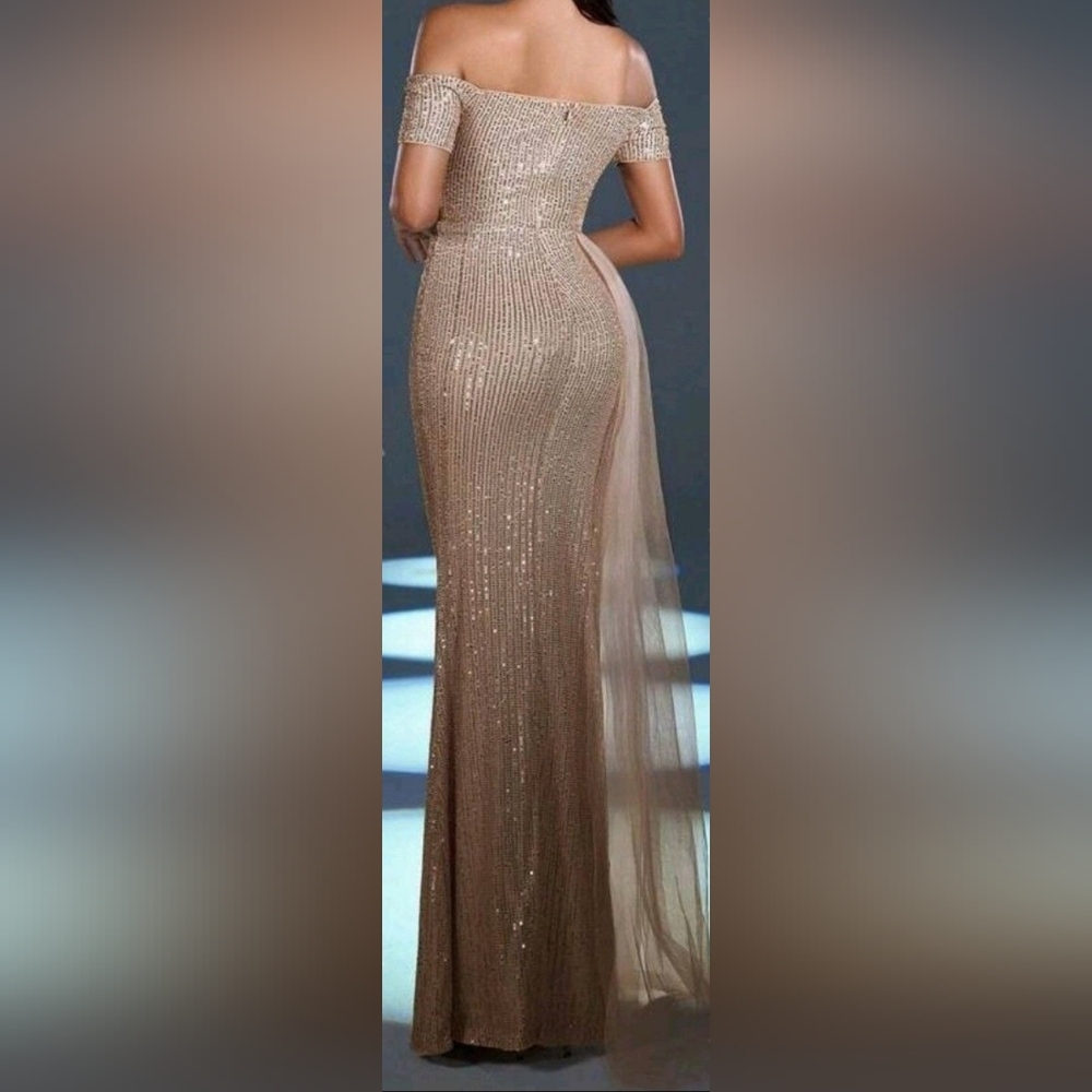 Elegant Gold Off-Shoulder Evening Dress - Picture 5 of 5